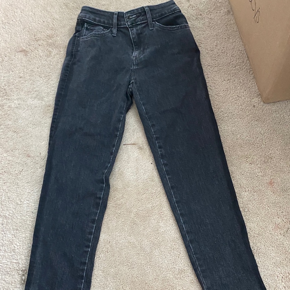 black levi’s